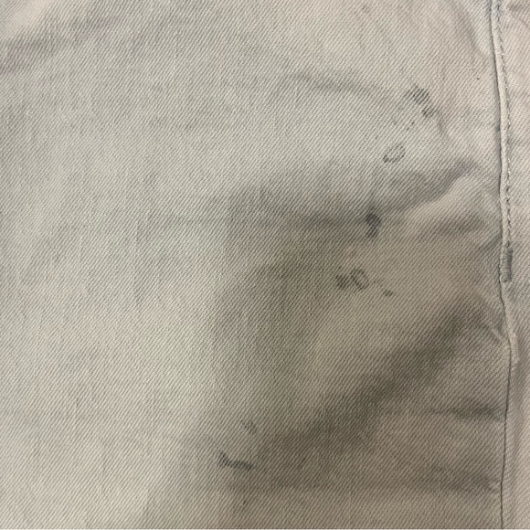 Universal Thread Bleached High Rise Jean Shorts - Picture 2 of 4